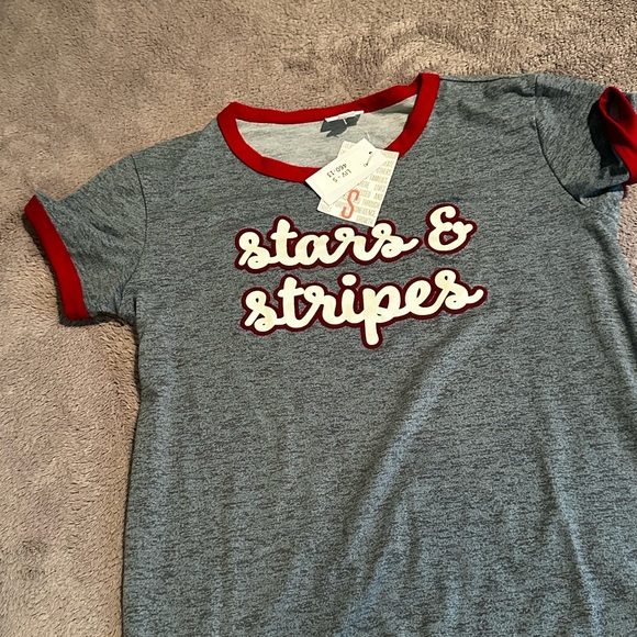 NWT LulaRoe Stars and Stripes Patriotic Graphic Tshirt - Picture 1 of 5